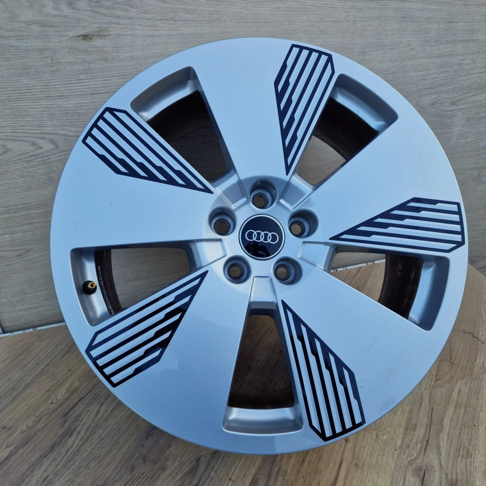   Audi E-Tron | Mobile.bg   1