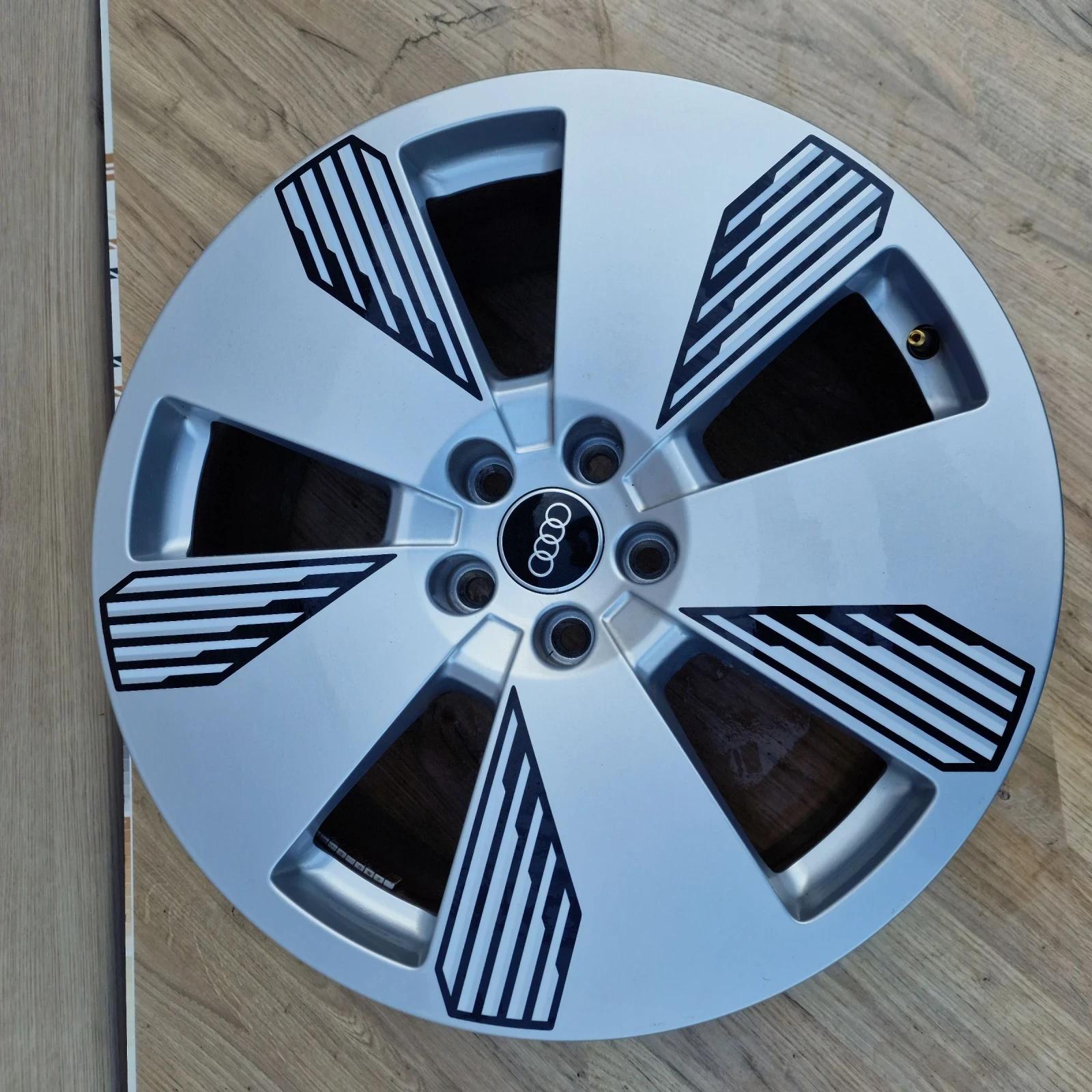   Audi E-Tron | Mobile.bg   4