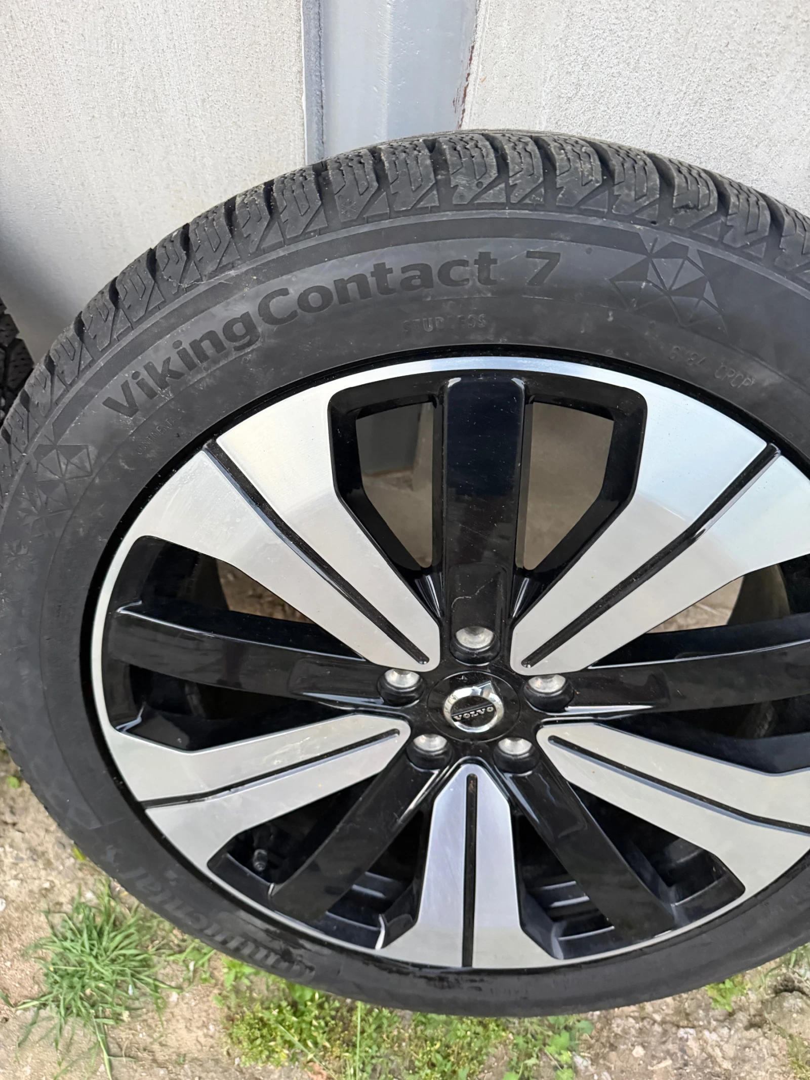 ���� � ������ 255/45R19 �� Volvo C40 | Mobile.bg � ����������� 3