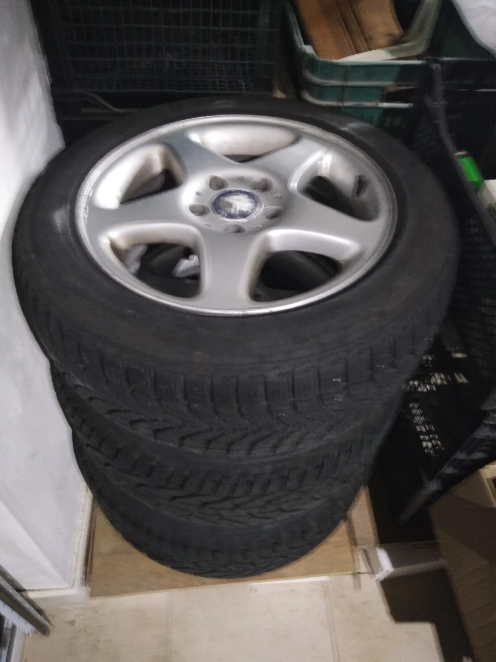 Гуми с джанти Други 205/55R16, снимка 2 - Гуми и джанти - 55708672