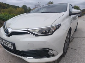 Toyota Auris 1.8 Hybrid , снимка 2