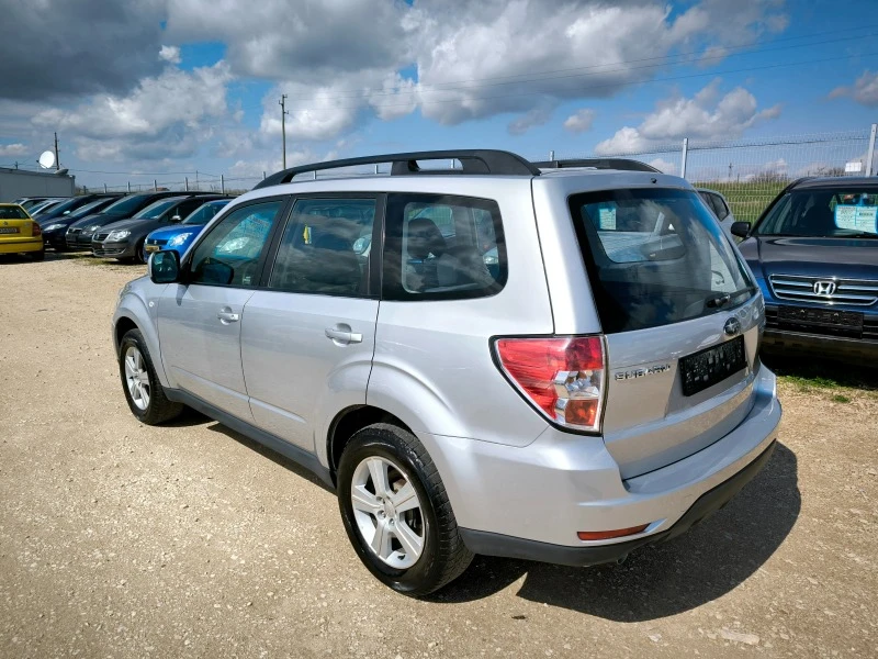 Subaru Forester 2.0I AUTOMAT, снимка 6 - Автомобили и джипове - 44777952