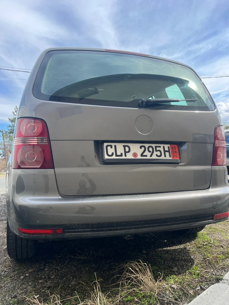 VW Touran, снимка 4 - Автомобили и джипове - 47310898