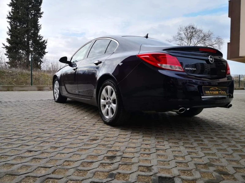 Opel Insignia, снимка 3 - Автомобили и джипове - 47369401