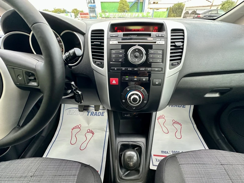 Kia Venga 1.4 CRDI, снимка 11 - Автомобили и джипове - 51124180