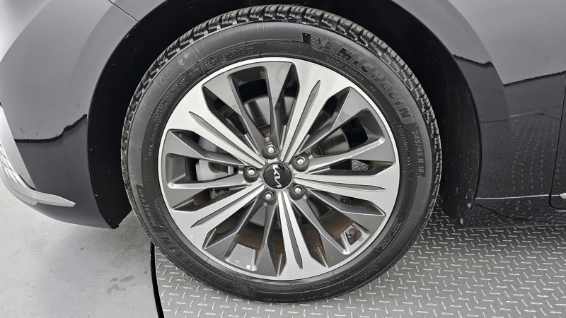 Kia K8 2.5 2WD SIGNATURE, снимка 5 - Автомобили и джипове - 51903287