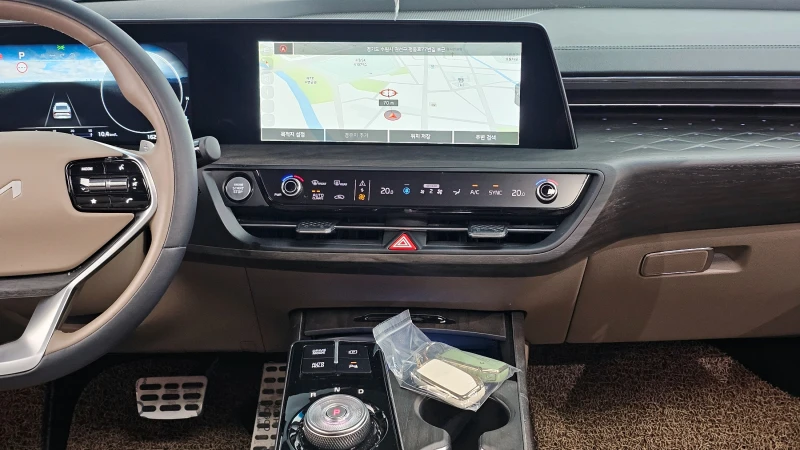 Kia K8 2.5 2WD SIGNATURE, снимка 13 - Автомобили и джипове - 51903287