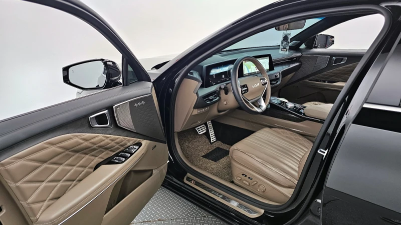 Kia K8 2.5 2WD SIGNATURE, снимка 10 - Автомобили и джипове - 51903287