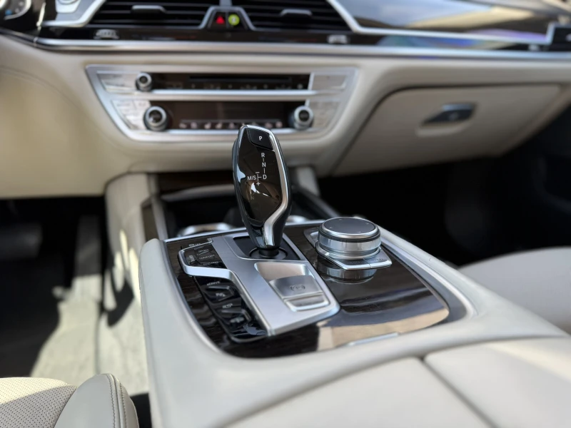 BMW 740 e iPerformance Plug-in Hybrid, снимка 15 - Автомобили и джипове - 51667696