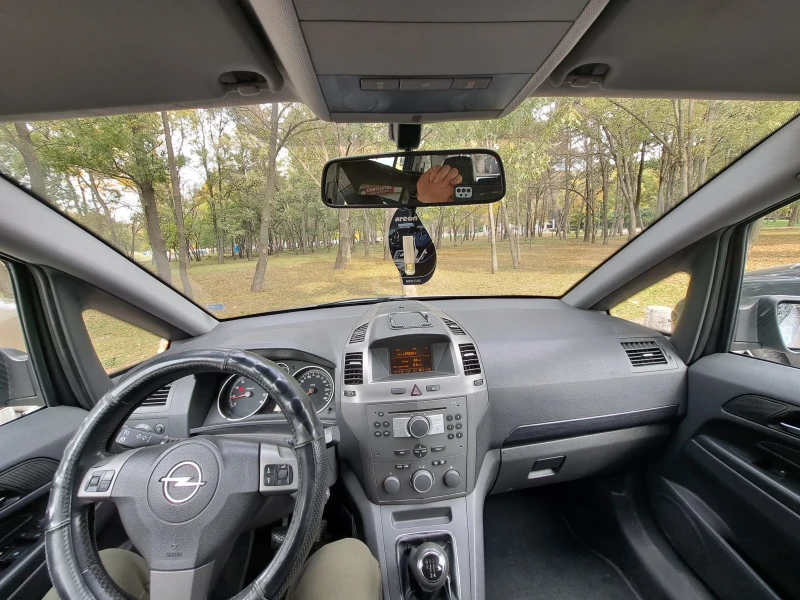 Opel Zafira, снимка 7 - Автомобили и джипове - 52366611