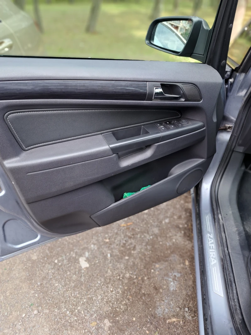 Opel Zafira, снимка 12 - Автомобили и джипове - 52366611