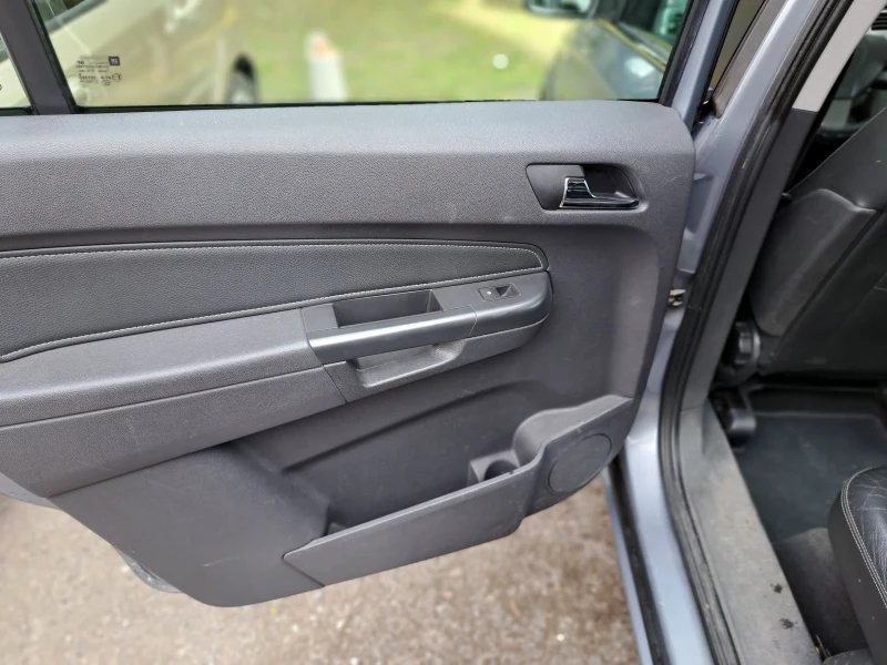 Opel Zafira, снимка 13 - Автомобили и джипове - 52366611