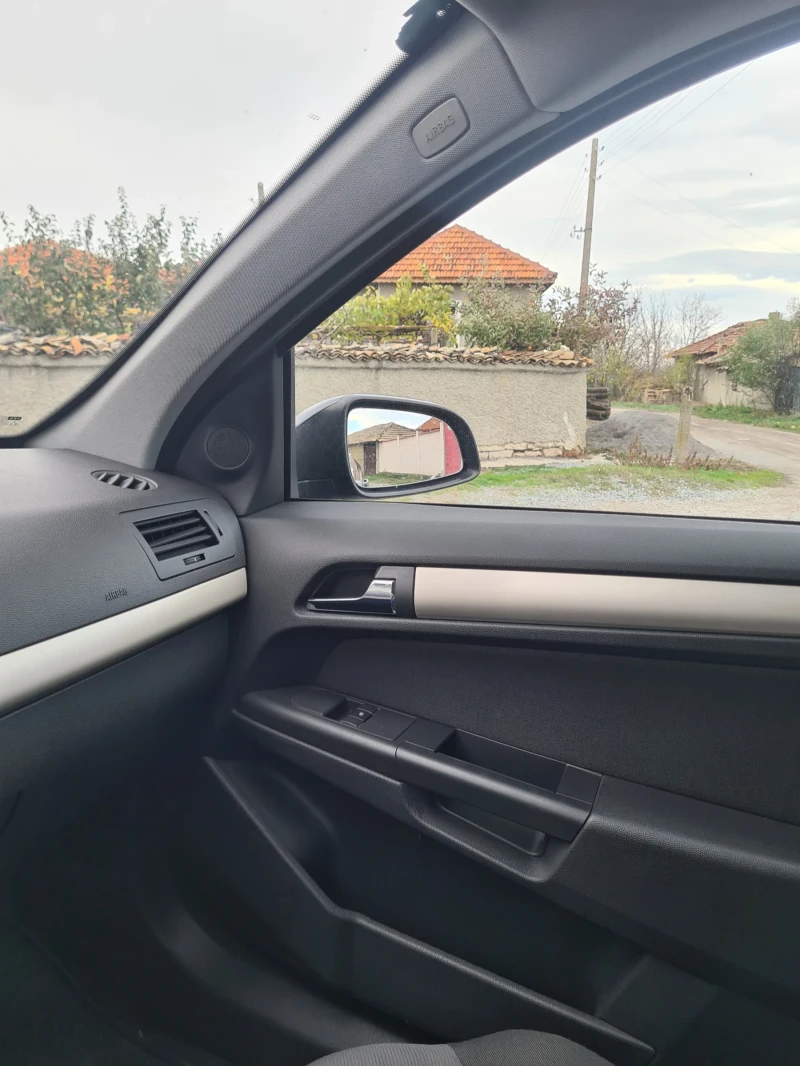 Opel Astra, снимка 6 - Автомобили и джипове - 52365852