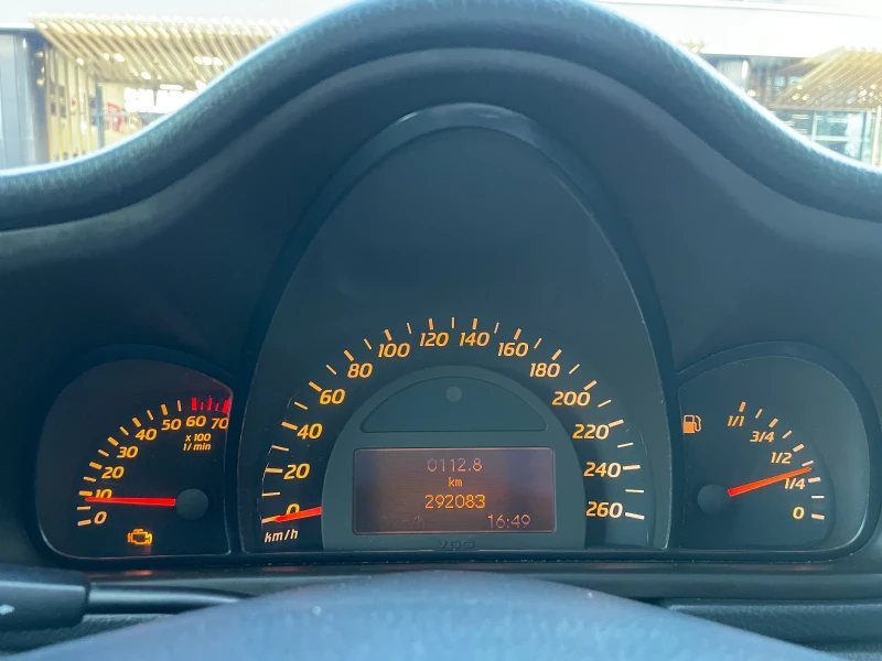 Mercedes-Benz C 180 , Купе Газ/Бензин - 129кс, снимка 13 - Автомобили и джипове - 52939255