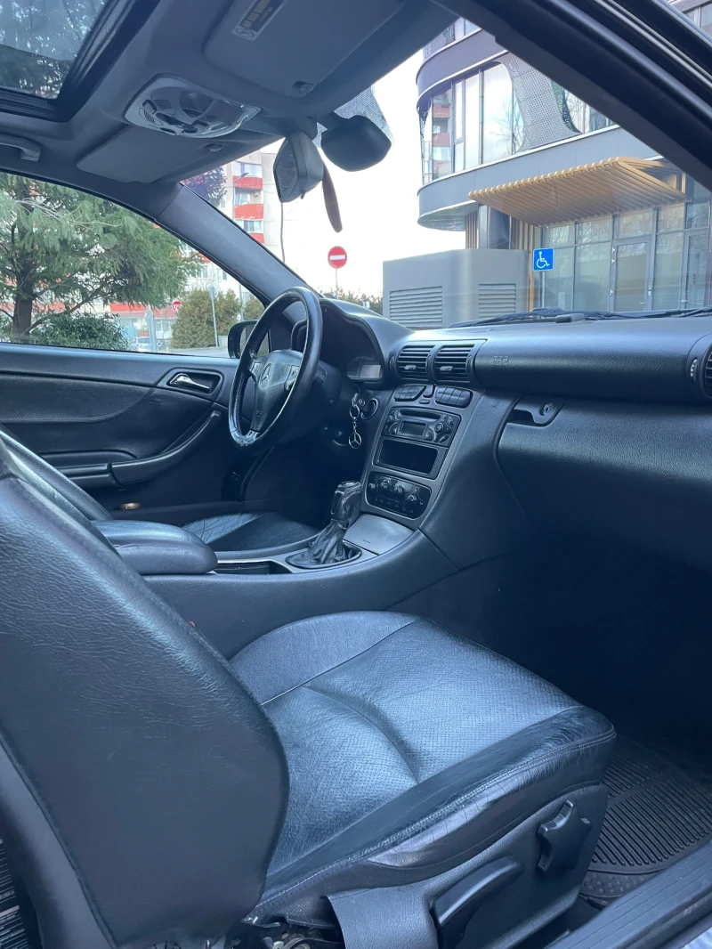 Mercedes-Benz C 180 , Купе Газ/Бензин - 129кс, снимка 11 - Автомобили и джипове - 52939255