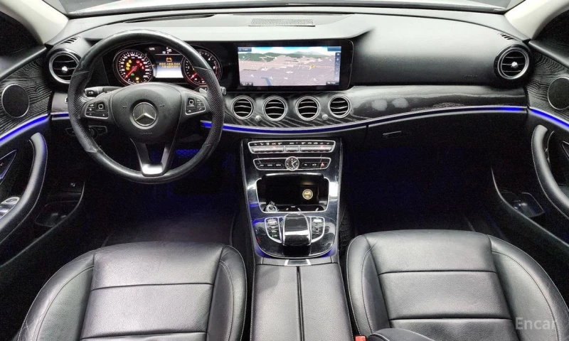 Mercedes-Benz E 220, снимка 7 - Автомобили и джипове - 53173323