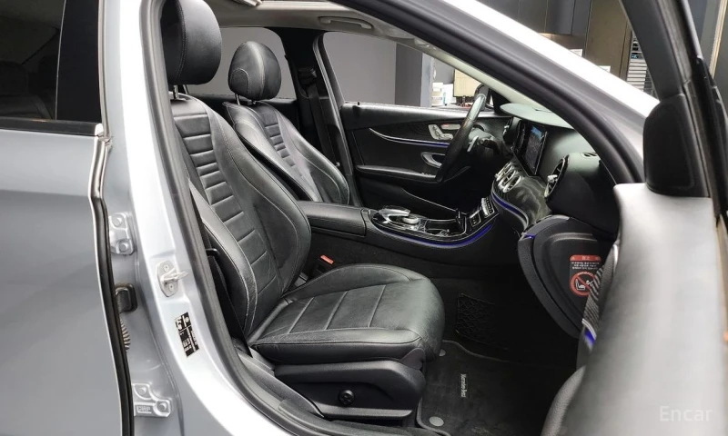 Mercedes-Benz E 220, снимка 11 - Автомобили и джипове - 53173323