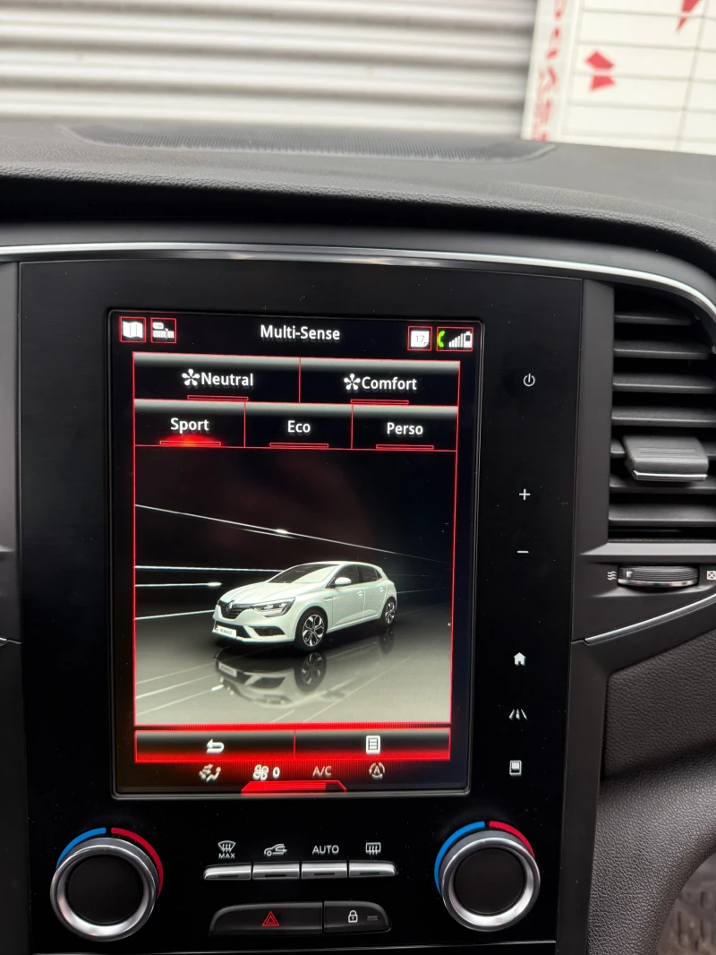 Renault Megane, снимка 12 - Автомобили и джипове - 53222303