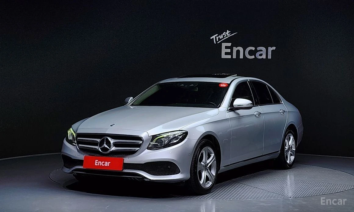 Mercedes-Benz E 220, снимка 1