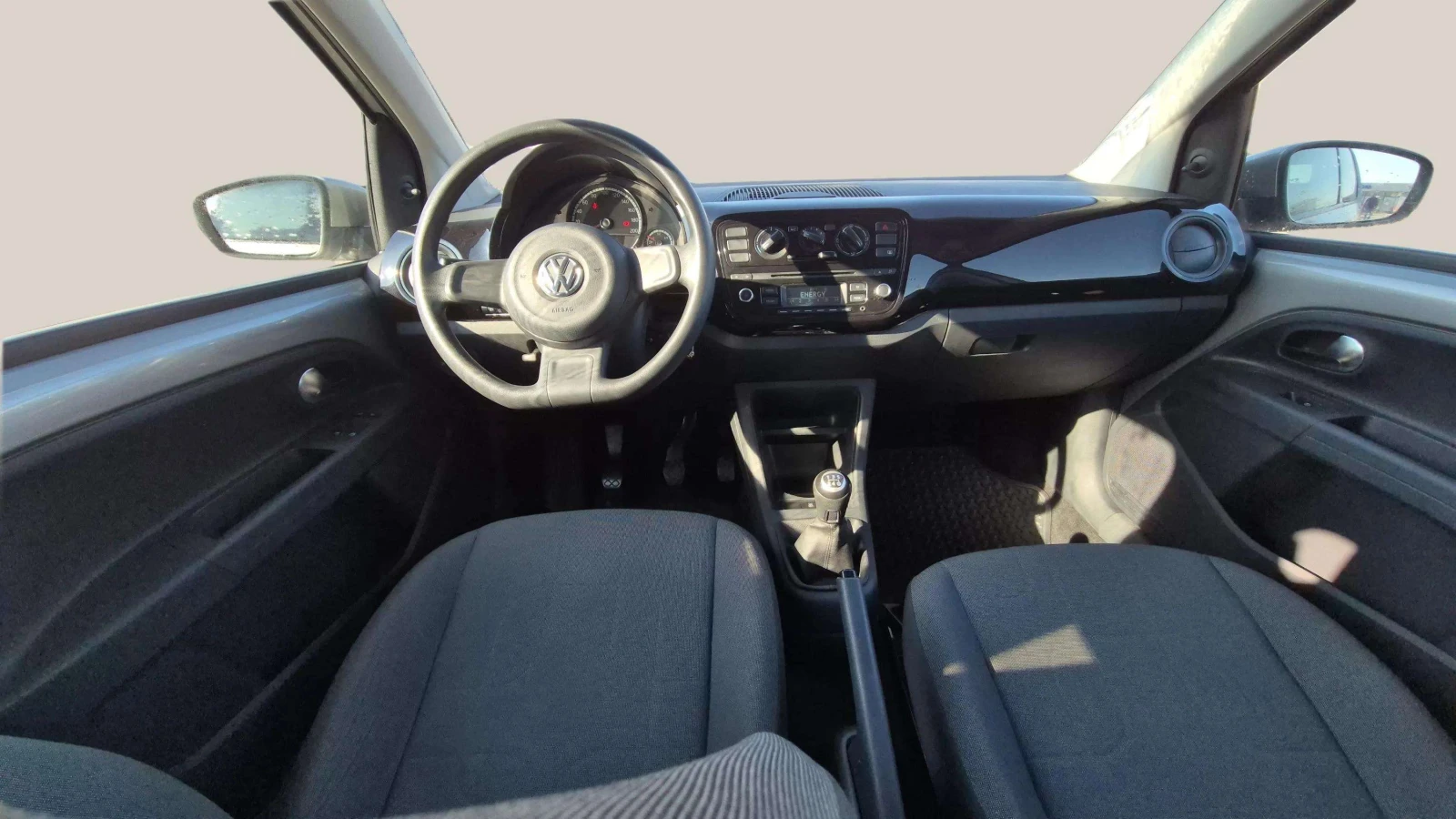 VW Up 1.0 I - изображение 8