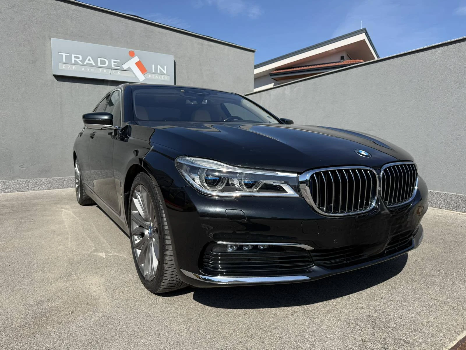 BMW 740 e iPerformance Plug-in Hybrid - изображение 3