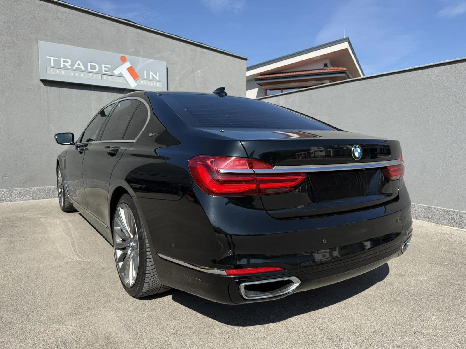 BMW 740 e iPerformance Plug-in Hybrid - изображение 6