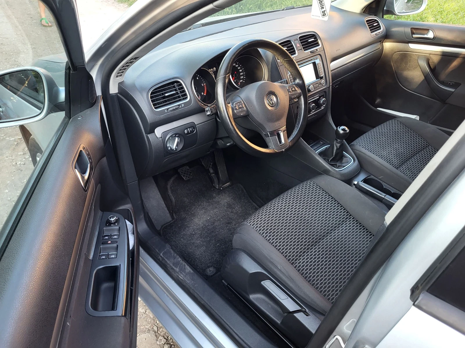 VW Golf 1.6 ТДИ 105 коня мултиволан Климатроник  - изображение 5