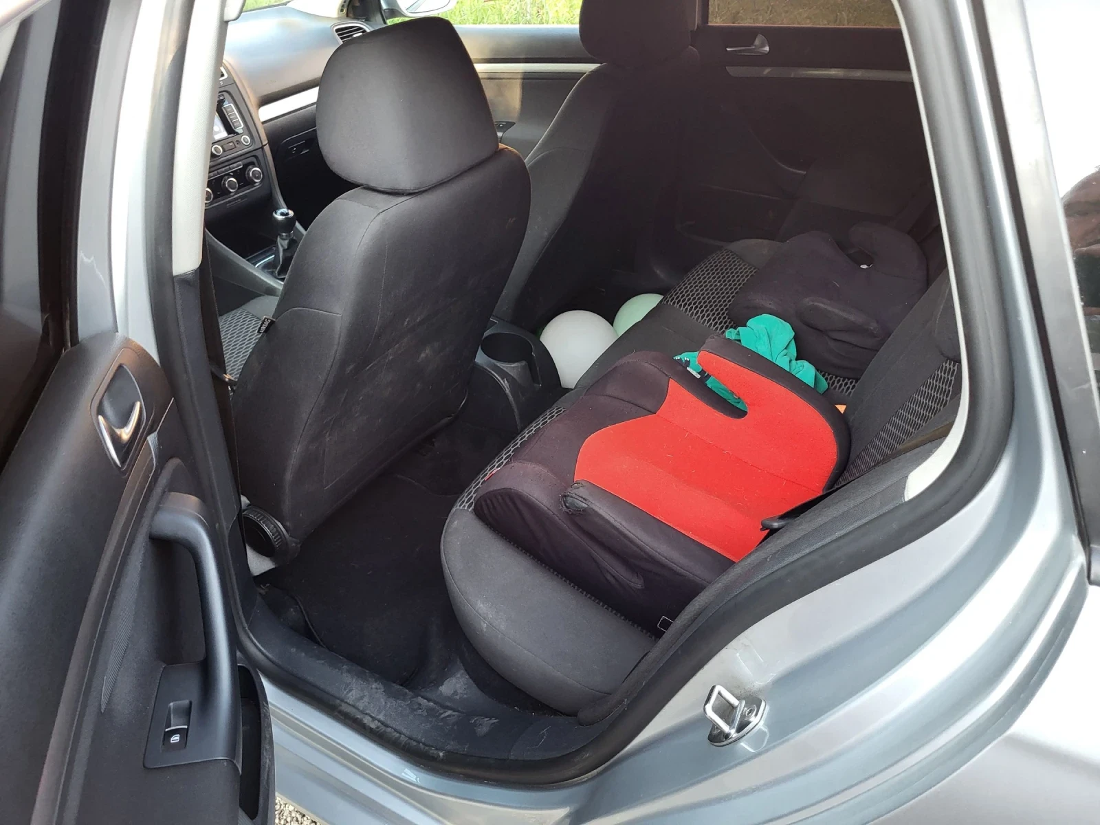 VW Golf 1.6 ТДИ 105 коня мултиволан Климатроник  - изображение 7