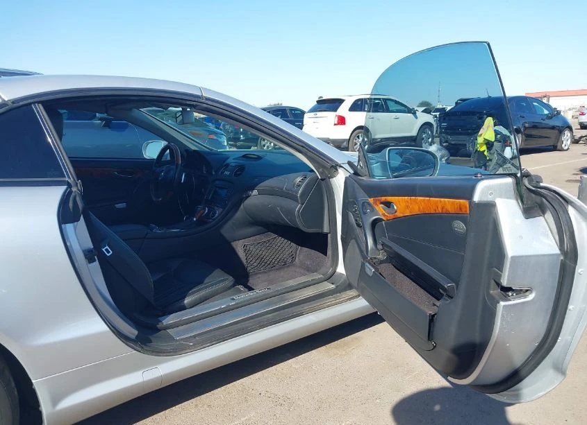 Mercedes-Benz SL 500  - изображение 5