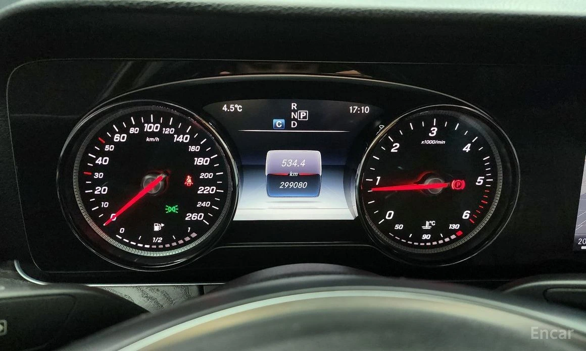 Mercedes-Benz E 220  - изображение 8