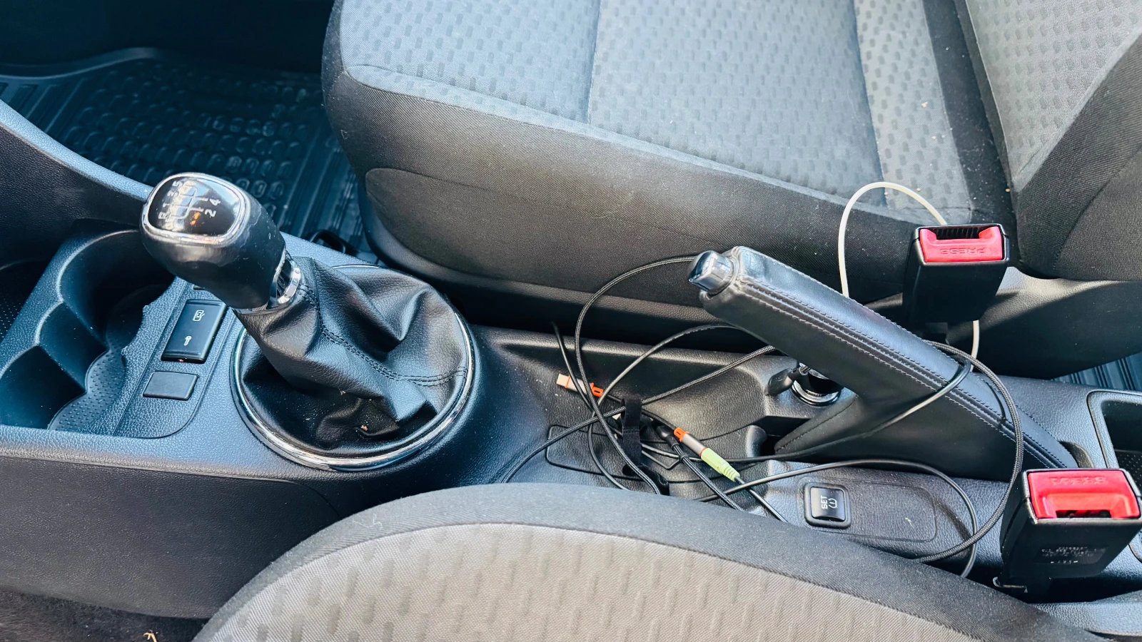 Skoda Fabia 1.2 TSI, снимка 8 - Автомобили и джипове - 53864030