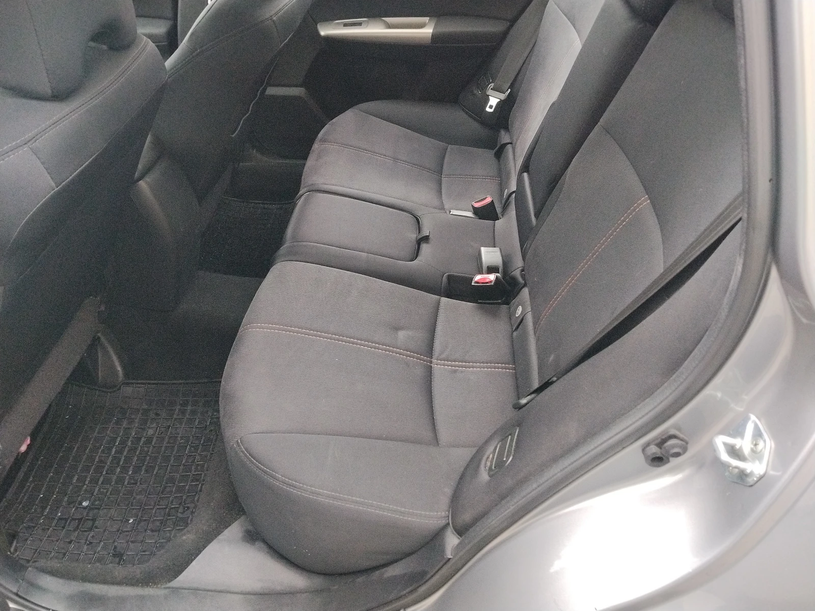 Subaru Forester 2.0D/147k., снимка 12 - Автомобили и джипове - 53951465