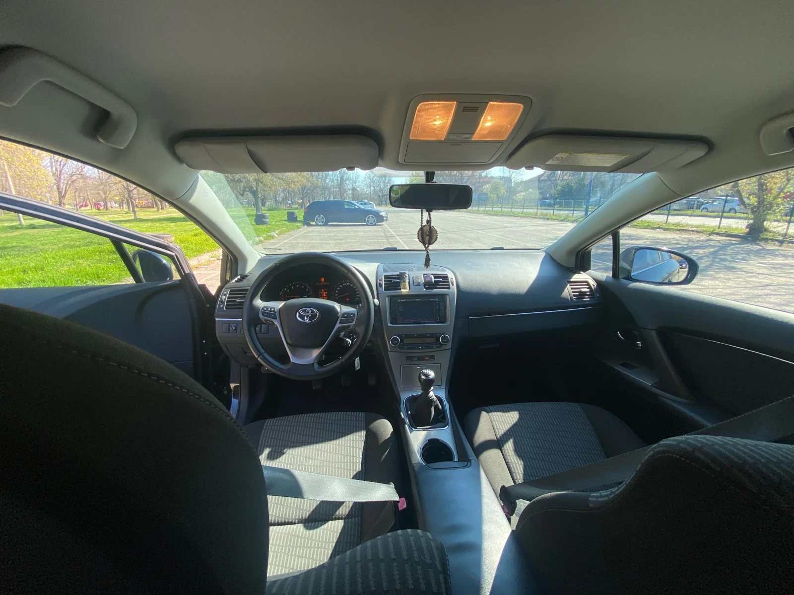 Toyota Avensis, снимка 13 - Автомобили и джипове - 54099278