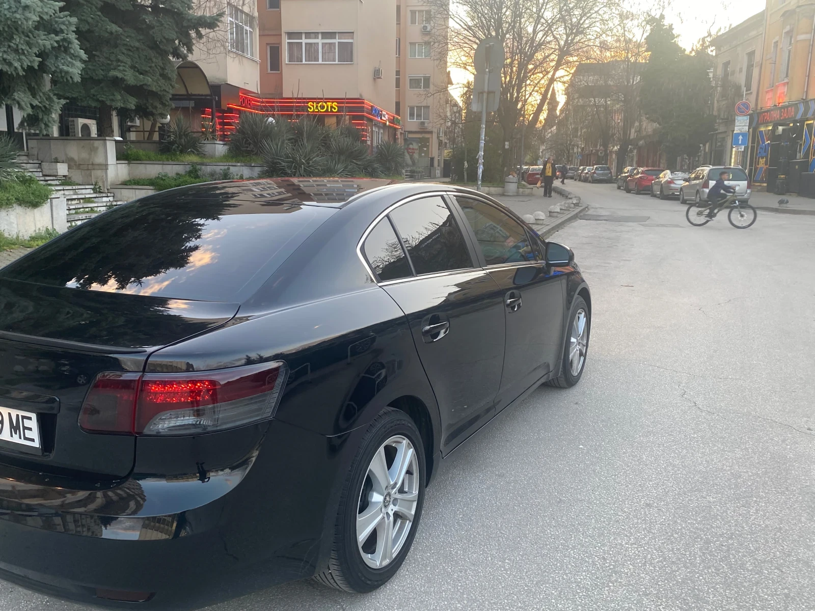 Toyota Avensis, снимка 15 - Автомобили и джипове - 54099278