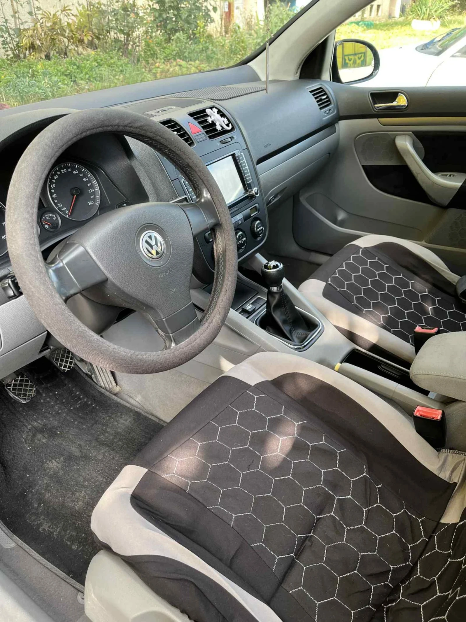 VW Golf 1.6 102 k.c, снимка 9 - Автомобили и джипове - 54246564