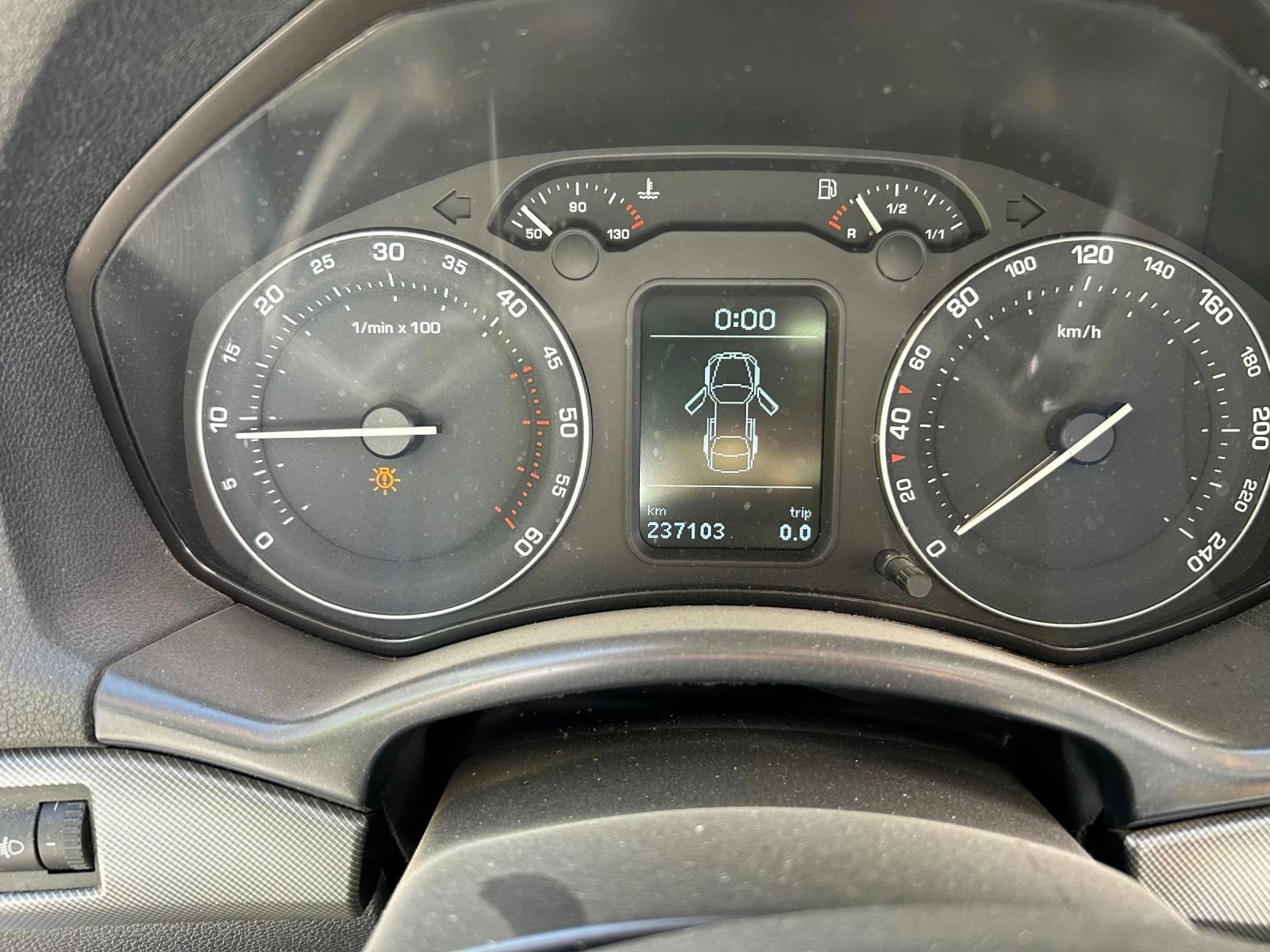 Skoda Octavia 1.9TDI, снимка 9 - Автомобили и джипове - 54352364