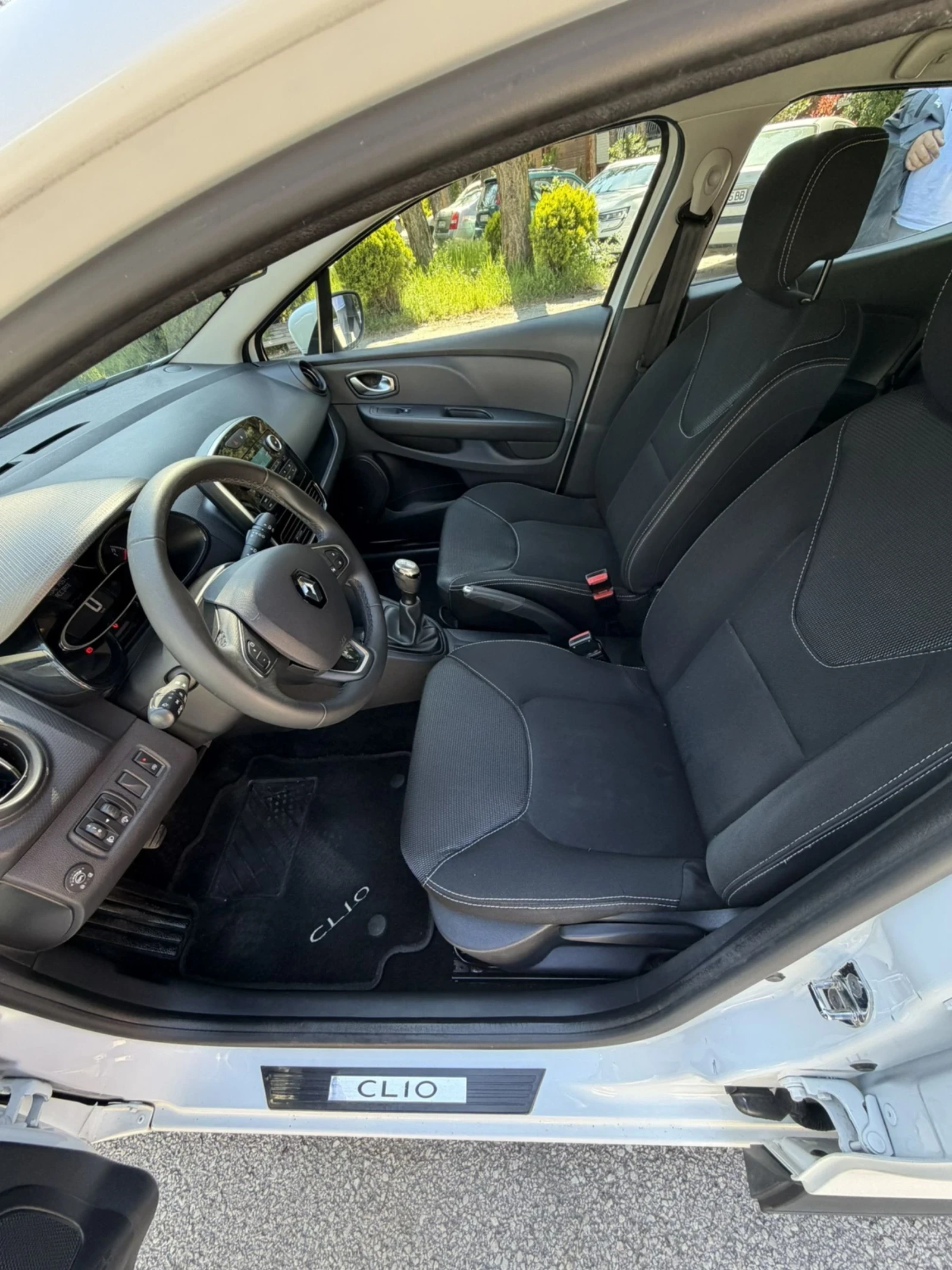 Renault Clio TCE 0.900 ГАЗ EURO 6B, снимка 8 - Автомобили и джипове - 54557034