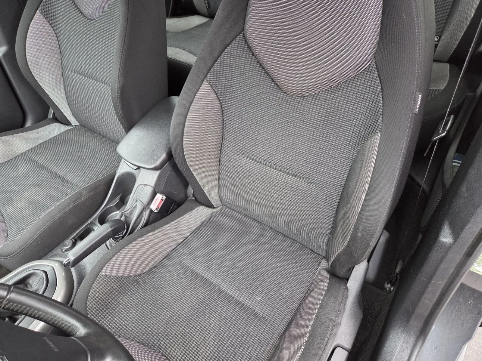Peugeot 308 1.6i, снимка 8 - Автомобили и джипове - 55539678