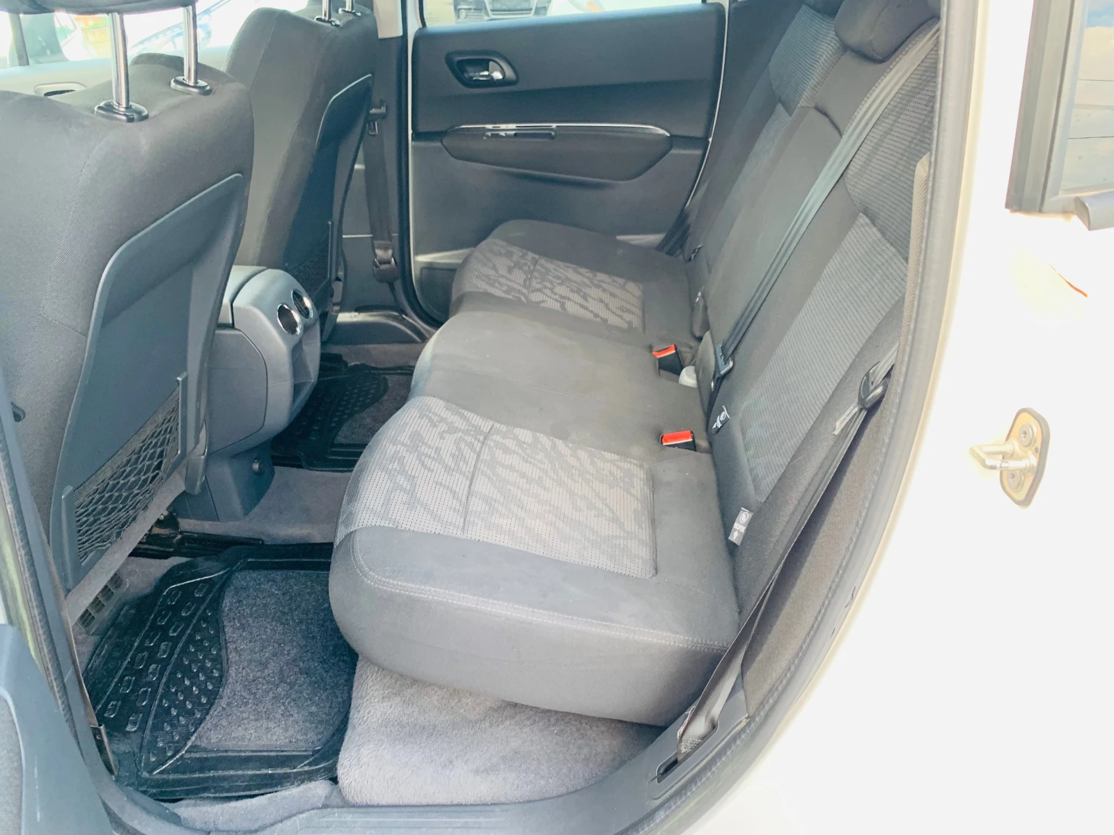 Peugeot 3008 1.6e-hdi Avtomat Navi, снимка 12 - Автомобили и джипове - 54961934