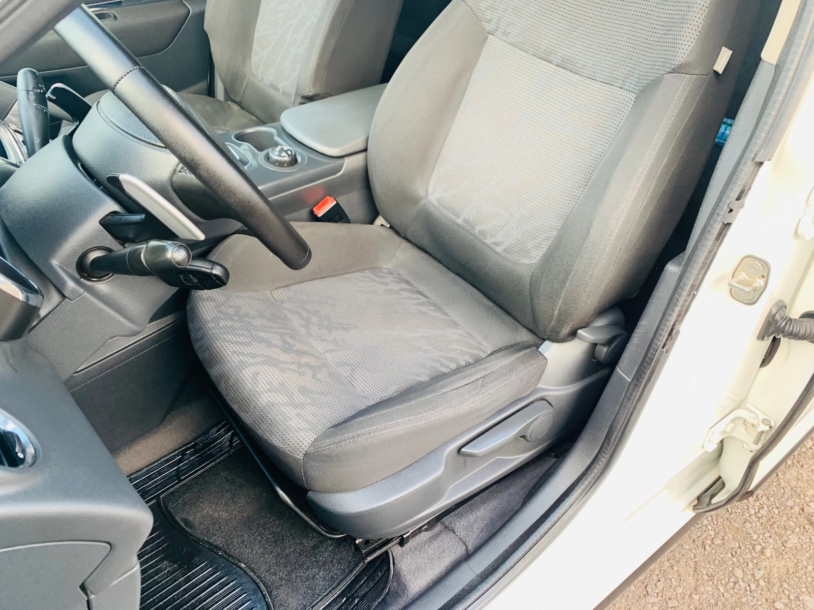 Peugeot 3008 1.6e-hdi Avtomat Navi, снимка 11 - Автомобили и джипове - 54961934
