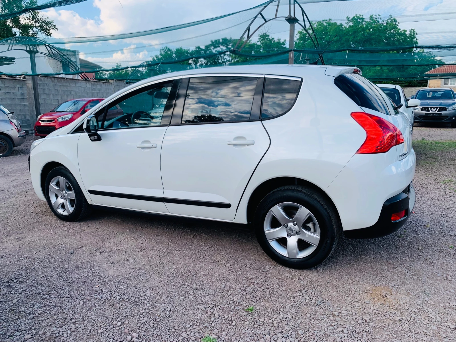 Peugeot 3008 1.6e-hdi Avtomat Navi, снимка 4 - Автомобили и джипове - 54961934