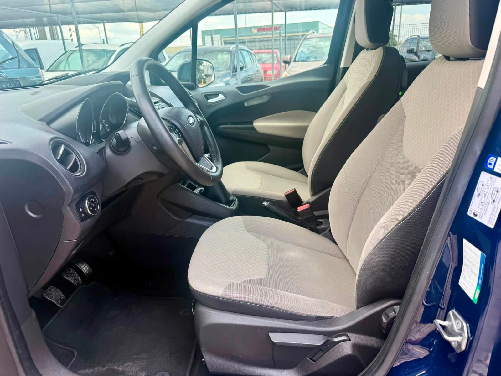 Ford Tourneo Connect 1.0 76хил.км, снимка 9 - Автомобили и джипове - 55151485