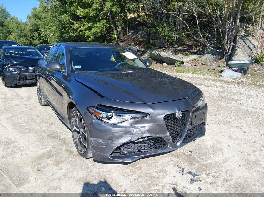 Alfa Romeo Giulia 2l Ti Awd