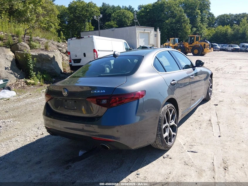 Alfa Romeo Giulia 2l Ti Awd, снимка 4 - Автомобили и джипове - 55586801