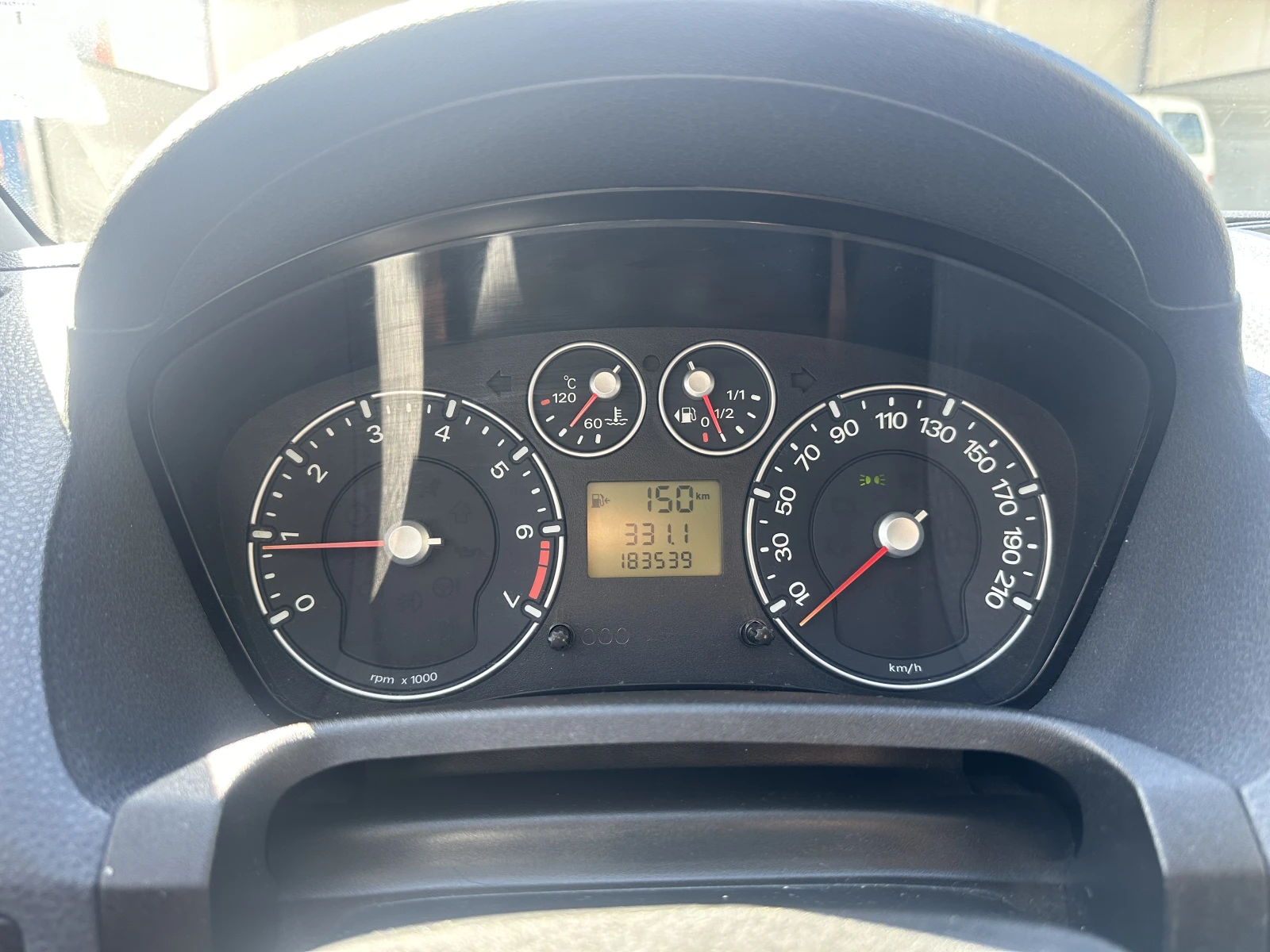 Ford Fiesta 1.3 Климатик, снимка 11 - Автомобили и джипове - 56177165