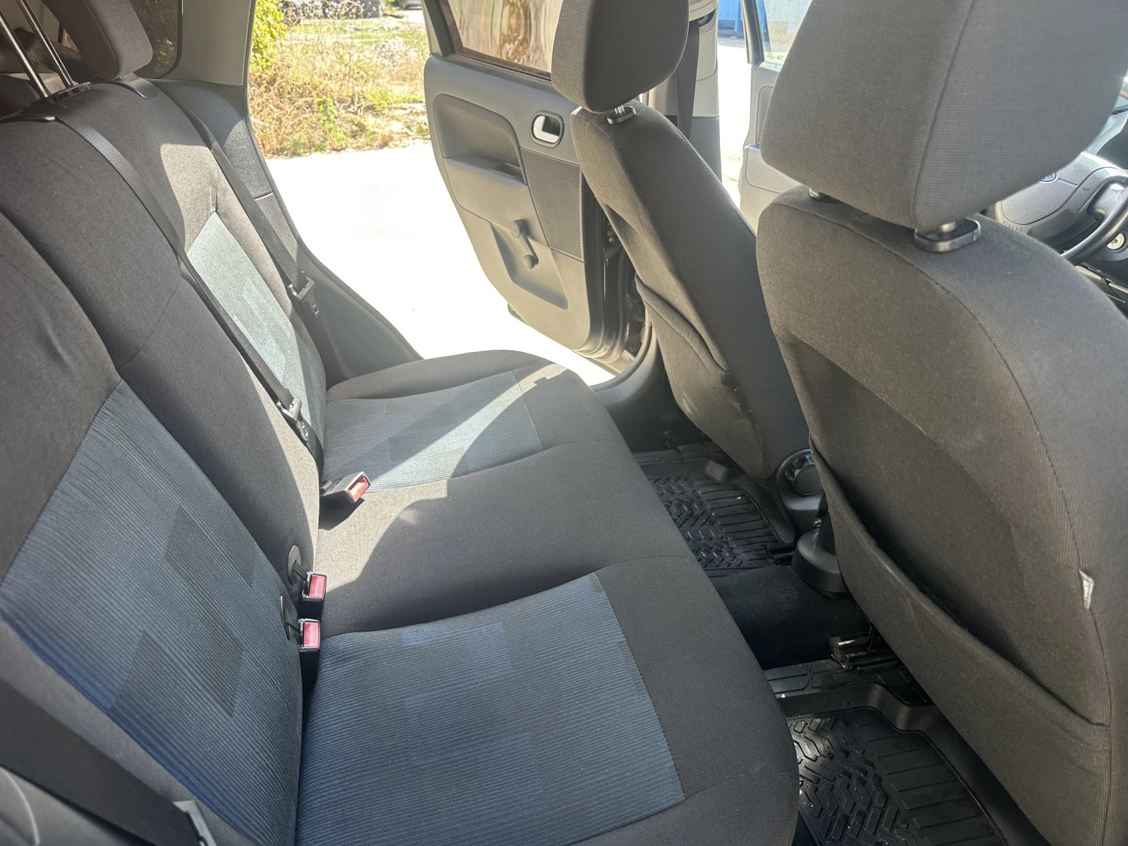 Ford Fiesta 1.3 Климатик, снимка 8 - Автомобили и джипове - 56177165