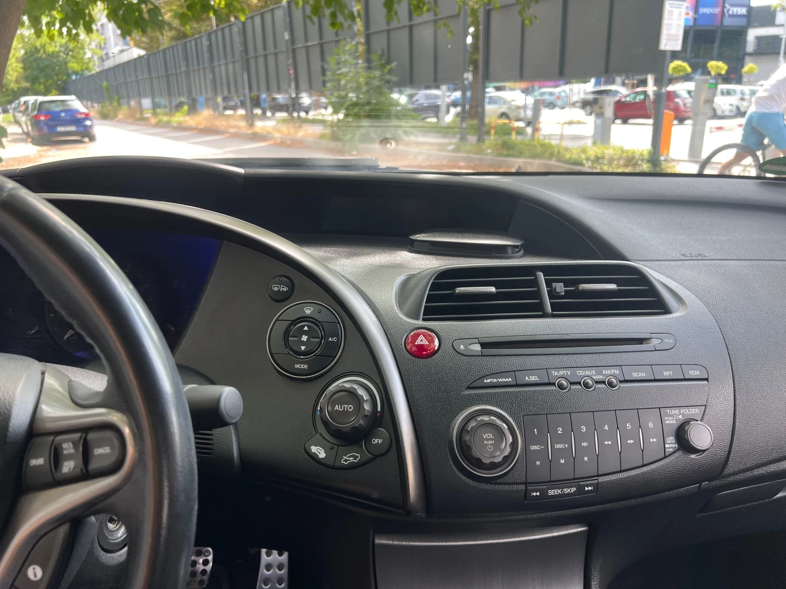 Honda Civic 1.8i   140 hp, снимка 8 - Автомобили и джипове - 56256038