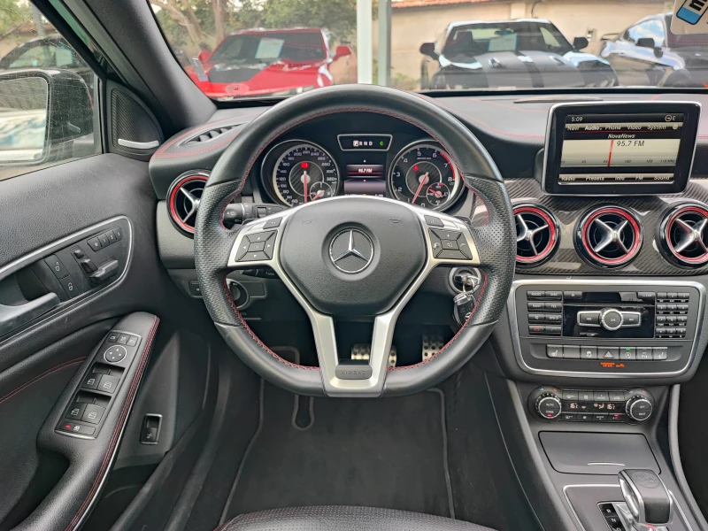 Mercedes-Benz GLA 45 AMG 4MATIC , снимка 13 - Автомобили и джипове - 47357197