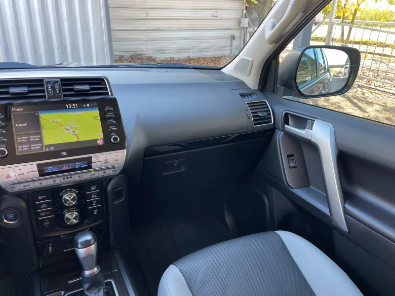 Toyota Land cruiser 150/2.8/Auto/Luxury/В гаранция , снимка 14 - Автомобили и джипове - 52097064