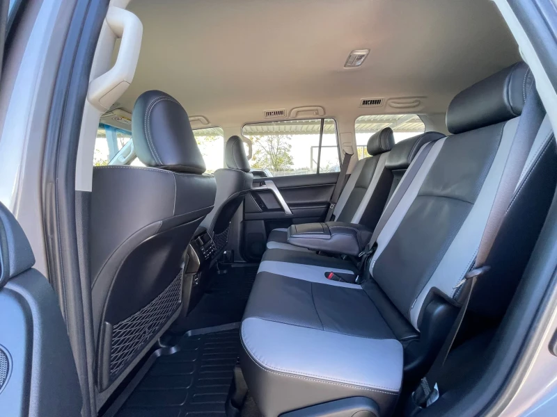 Toyota Land cruiser 150/2.8/Auto/Luxury/В гаранция , снимка 16 - Автомобили и джипове - 52097064